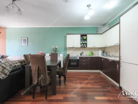 Sale, two bedroom apartment, 85m², Dobrota, Kotor - image 12