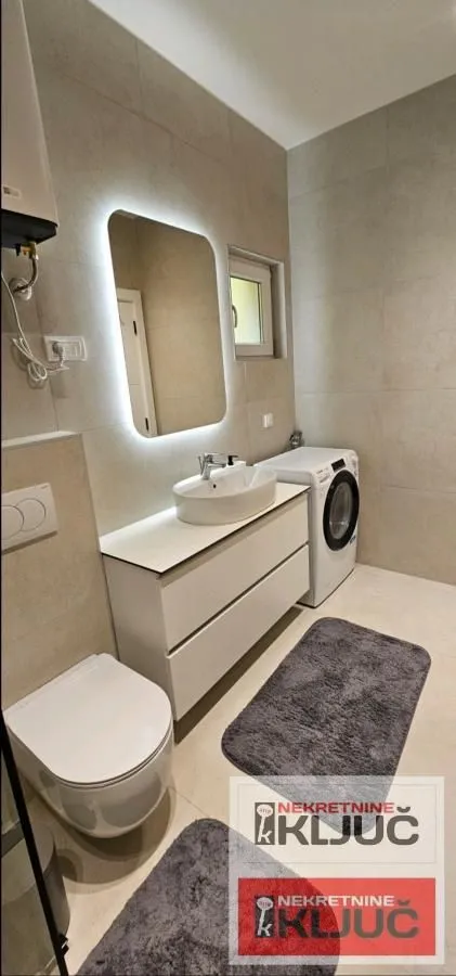 Izdavanje, jednosoban stan, 36m², Centar, Novi Sad