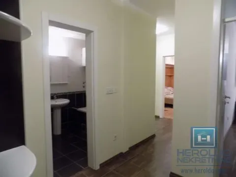 Izdavanje, dvosoban stan, 65m2, Centar, Paraćin Izdavanje, dvosoban stan, 65m2, Centar, Paraćin