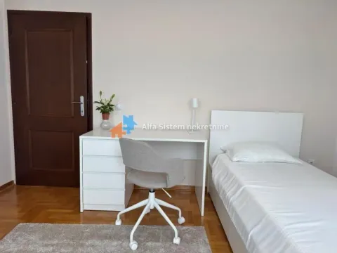 Rent, four bedroom apartment, 163m², Savski Venac, Beograd - image 30
