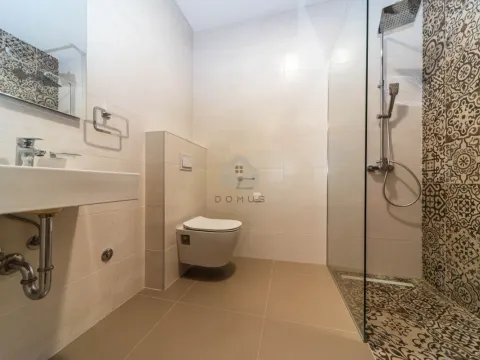 Izdavanje, četvorosoban stan, 130m², Master Kvart, Podgorica - image 7