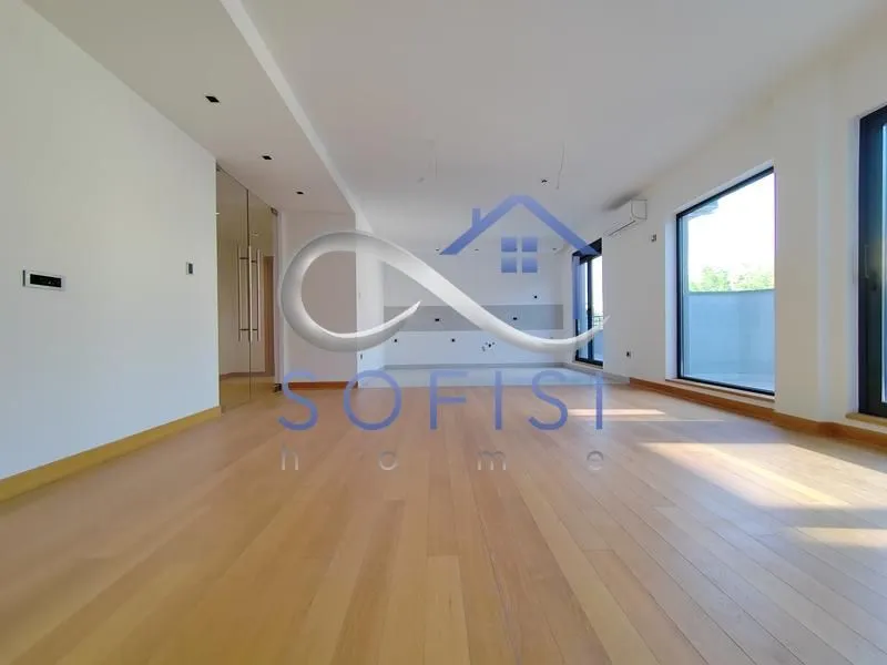 Prodaja, četvorosoban stan, 240m², Adamovićevo Naselje, Novi Sad Sve Podlokacije