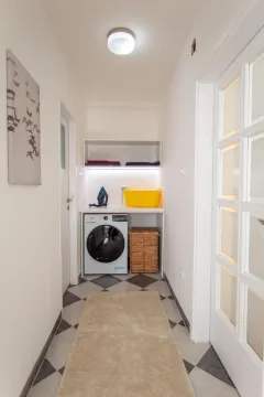 Izdavanje, trosoban stan, 70m², Slavija, Vračar Sve Podlokacije - image 9