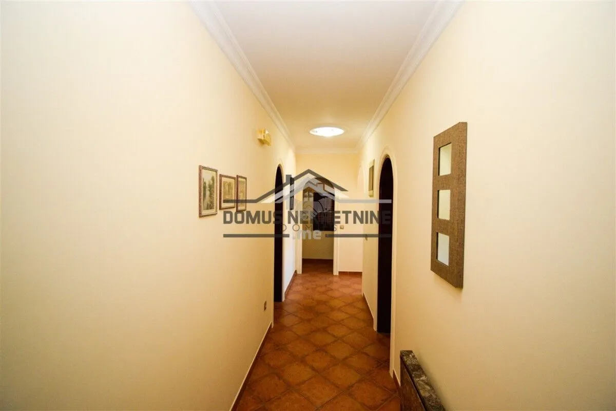 Rent, house, 200m², Donja Gorica, Podgorica