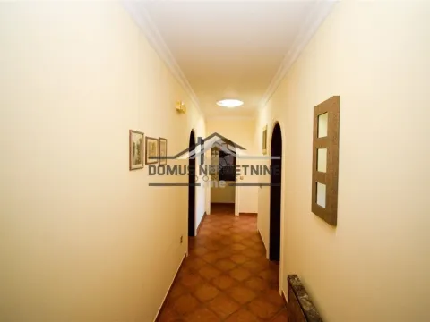 Izdavanje, kuća, 200m², Donja Gorica, Podgorica - image 27