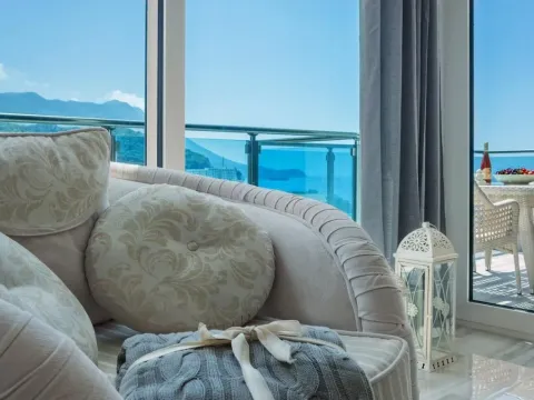 Sale, two bedroom apartment, 63m², Bečići, Budva - image 2