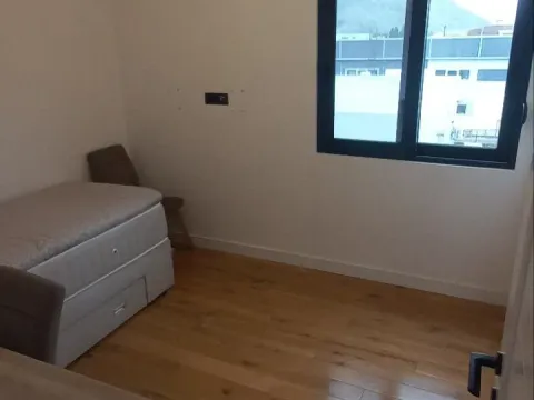 Izdavanje, kuća, 180m², Gornja Gorica, Podgorica - image 14