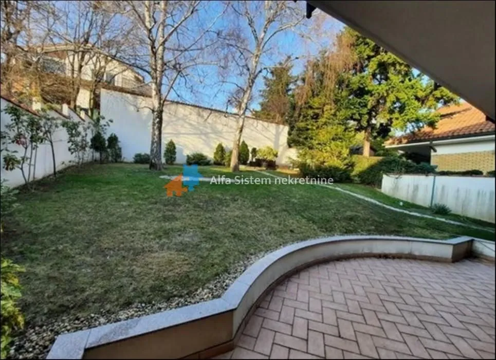 Rent, house, 300m², Čukarica, Beograd