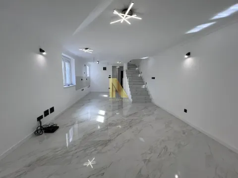 Sale, house, 221m², Telep, Novi Sad Sve Podlokacije