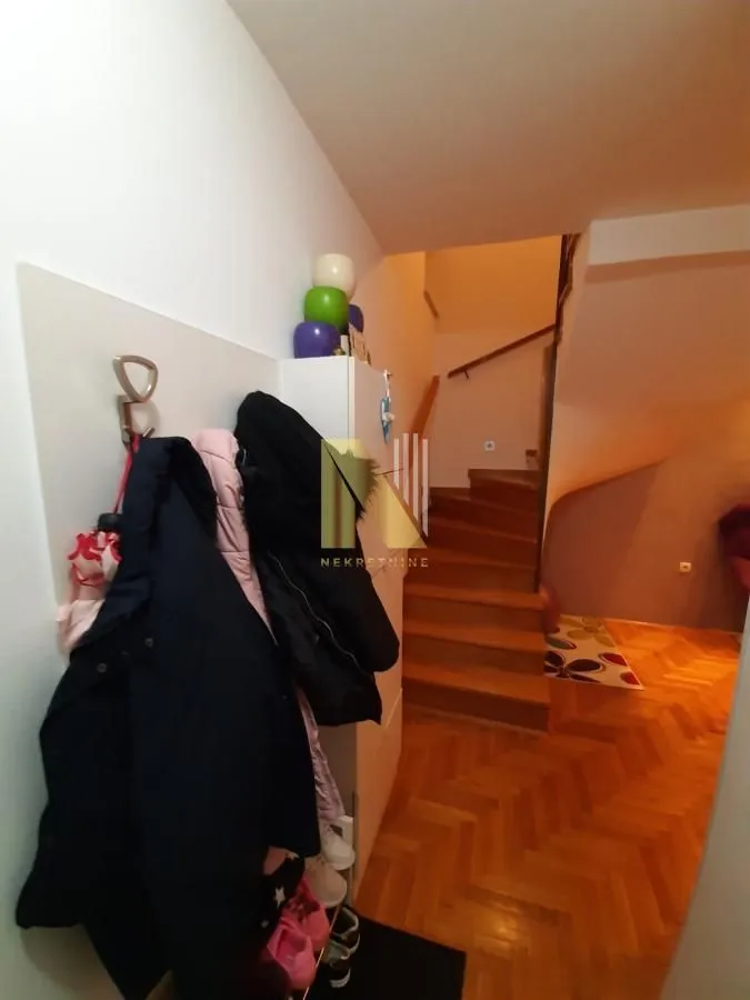 Prodaja, trosoban stan, 70m², Nova Detelinara, Novi Sad Sve Podlokacije