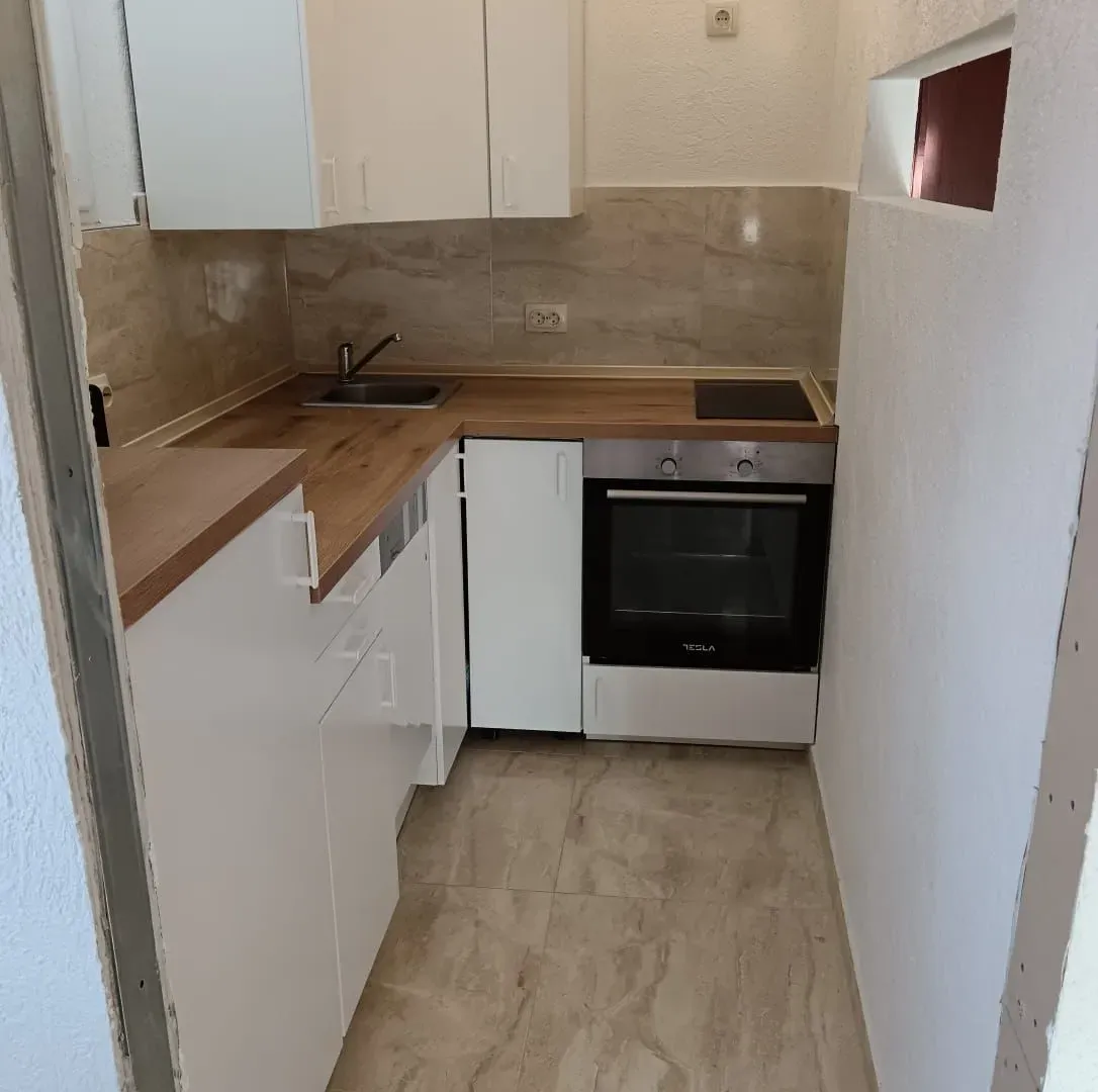 Prodaja, trosoban stan, 56m², Makedonsko naselje, Bar