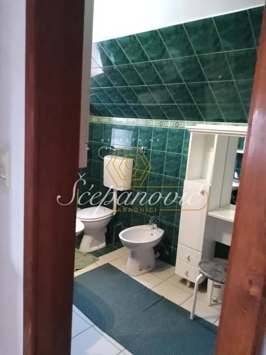 Prodaja, kuća, 360m², Veternik, Novi Sad Sve Podlokacije