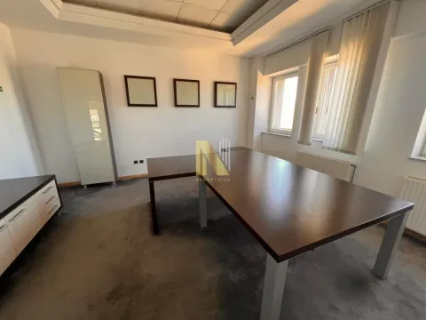 Rent, office space, 780m², Novo naselje, Novi Sad - image 4