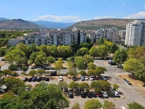 Izdavanje, dvosoban stan, 77m², Blok 5, Podgorica - image 4