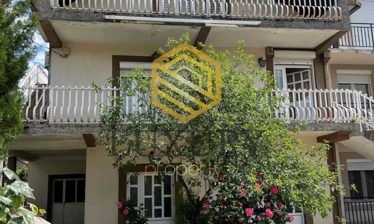 Rent, house, 250m², Tološi, Podgorica
