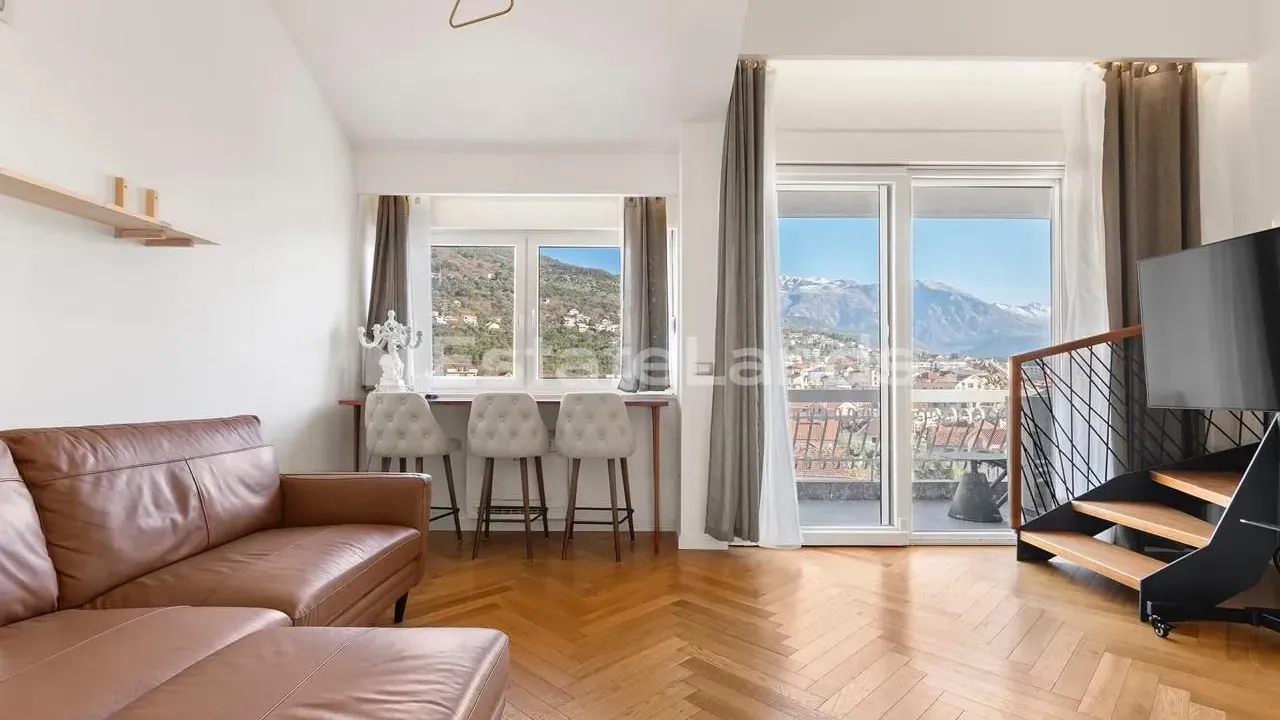 Prodaja, dvosoban stan, 68m², Centar, Tivat