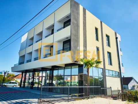 Prodaja, jednosoban stan, 32m², City Kvart, Podgorica - image 12