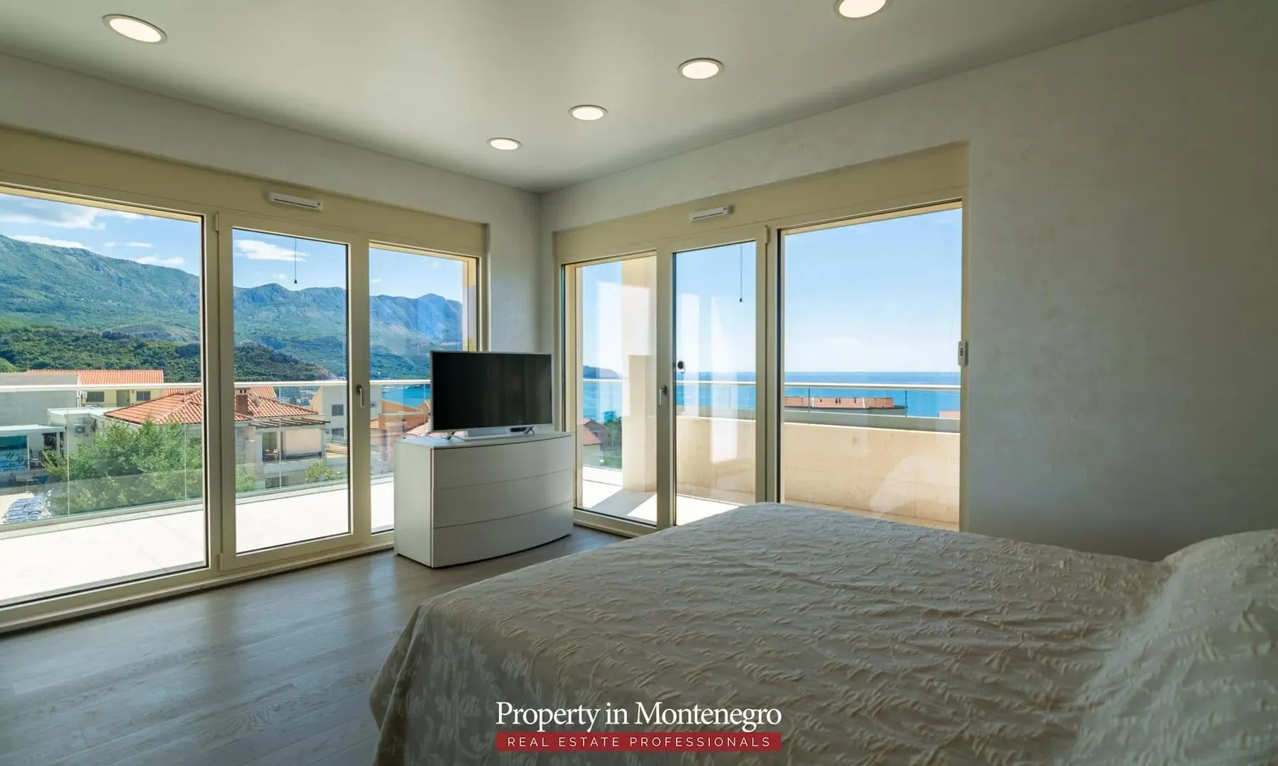 Sale, house, 400m², Bečići, Budva