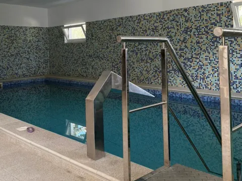 Rent, four bedroom apartment, 160m², Tivat, Crna Gora - image 3
