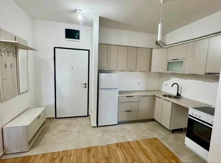 Izdavanje, jednosoban stan, 46m², Stari Aerodrom, Podgorica