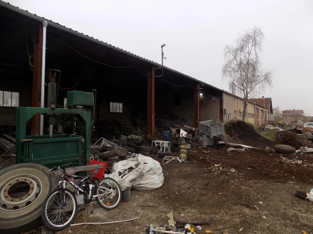 Izdavanje, poslovni prostor, 200m², Paraćin, Srbija