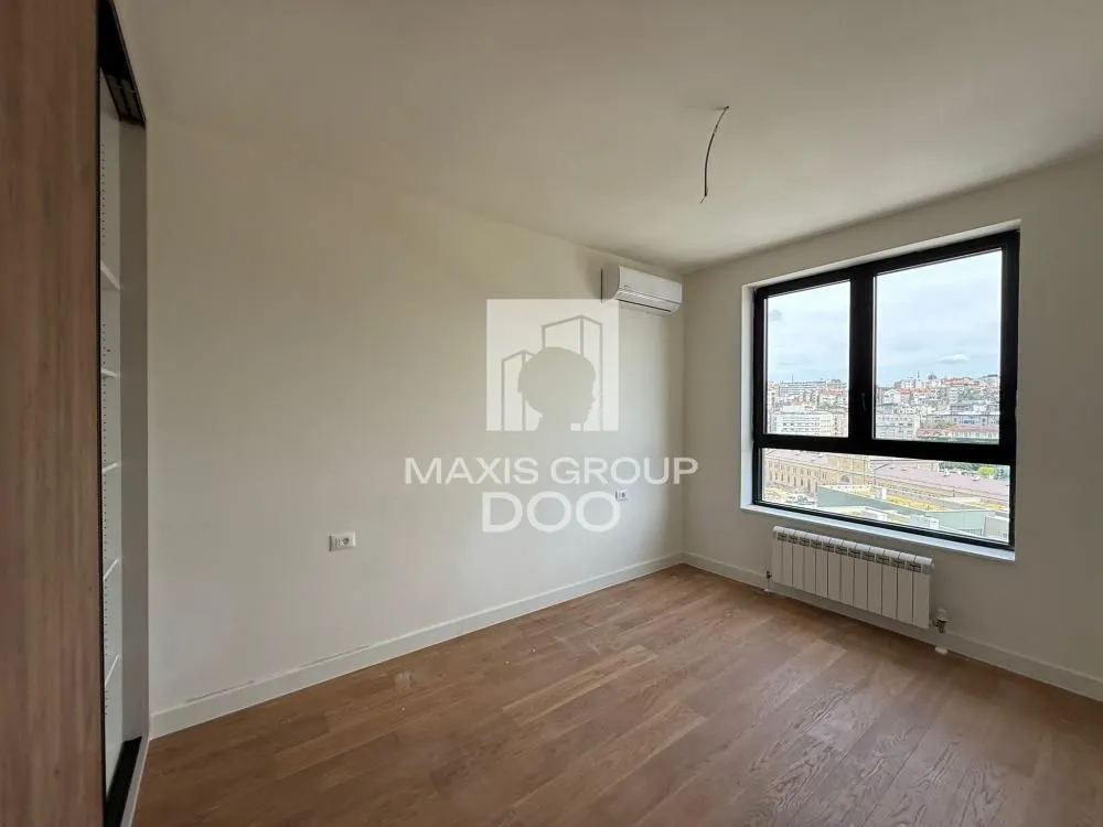 Izdavanje, trosoban stan, 80m², Savski Venac, Beograd