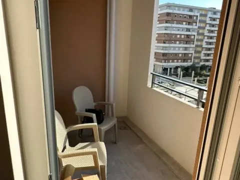 Izdavanje, dvosoban stan, 67m², Central Point, Podgorica - image 2