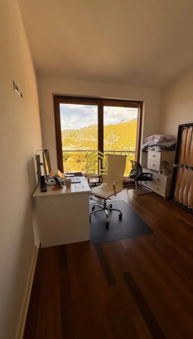 Sale, three bedroom apartment, 151m², Kamenovo, Budva