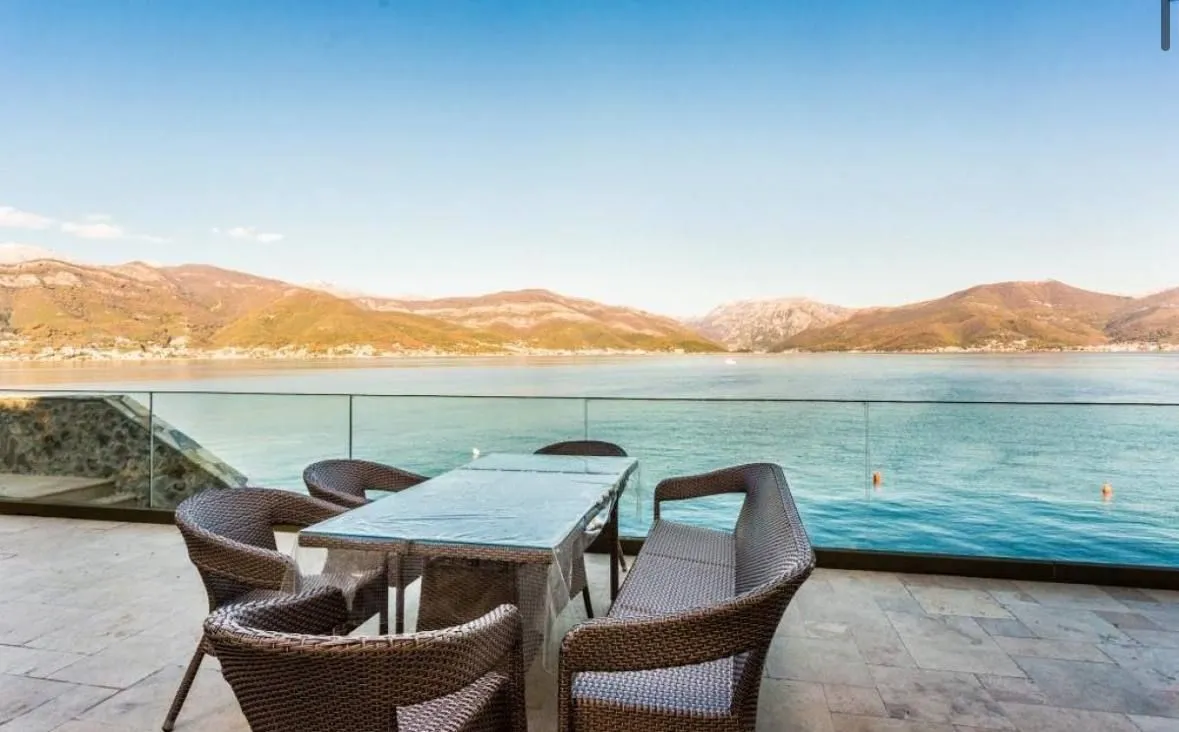 Sale, house, 240m², Krašići, Tivat