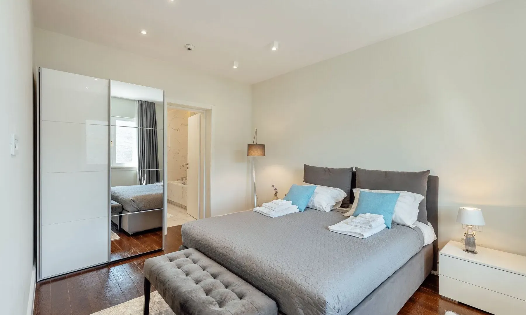 Prodaja, trosoban stan, 226m², Bunovići, Kotor