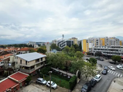 Izdavanje, jednosoban stan, 59m², Centar, Podgorica - image 14