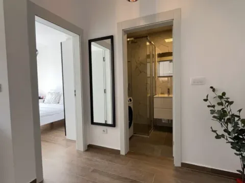 Rent, one bedroom apartment, 44m², Budva, Crna Gora - image 6