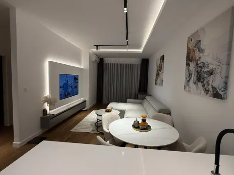 Prodaja, jednosoban stan, 65m², Soho City, Bar - image 11