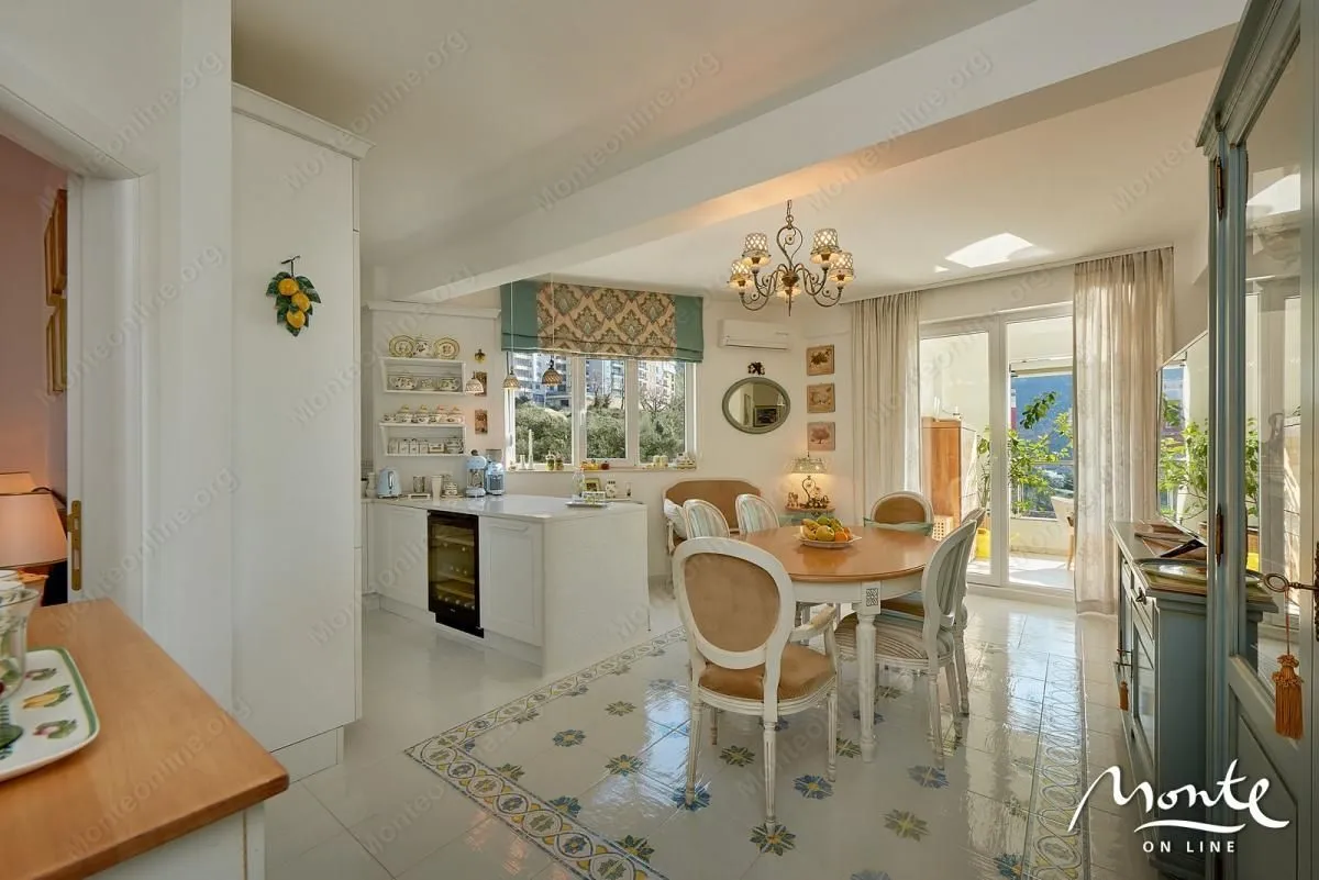 Sale, three bedroom apartment, 150m², Bečići, Budva
