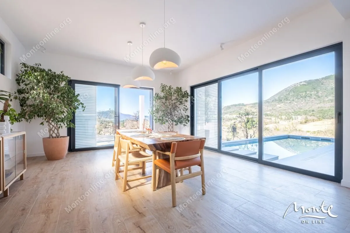 Prodaja, kuća, 240m², Kavač, Kotor