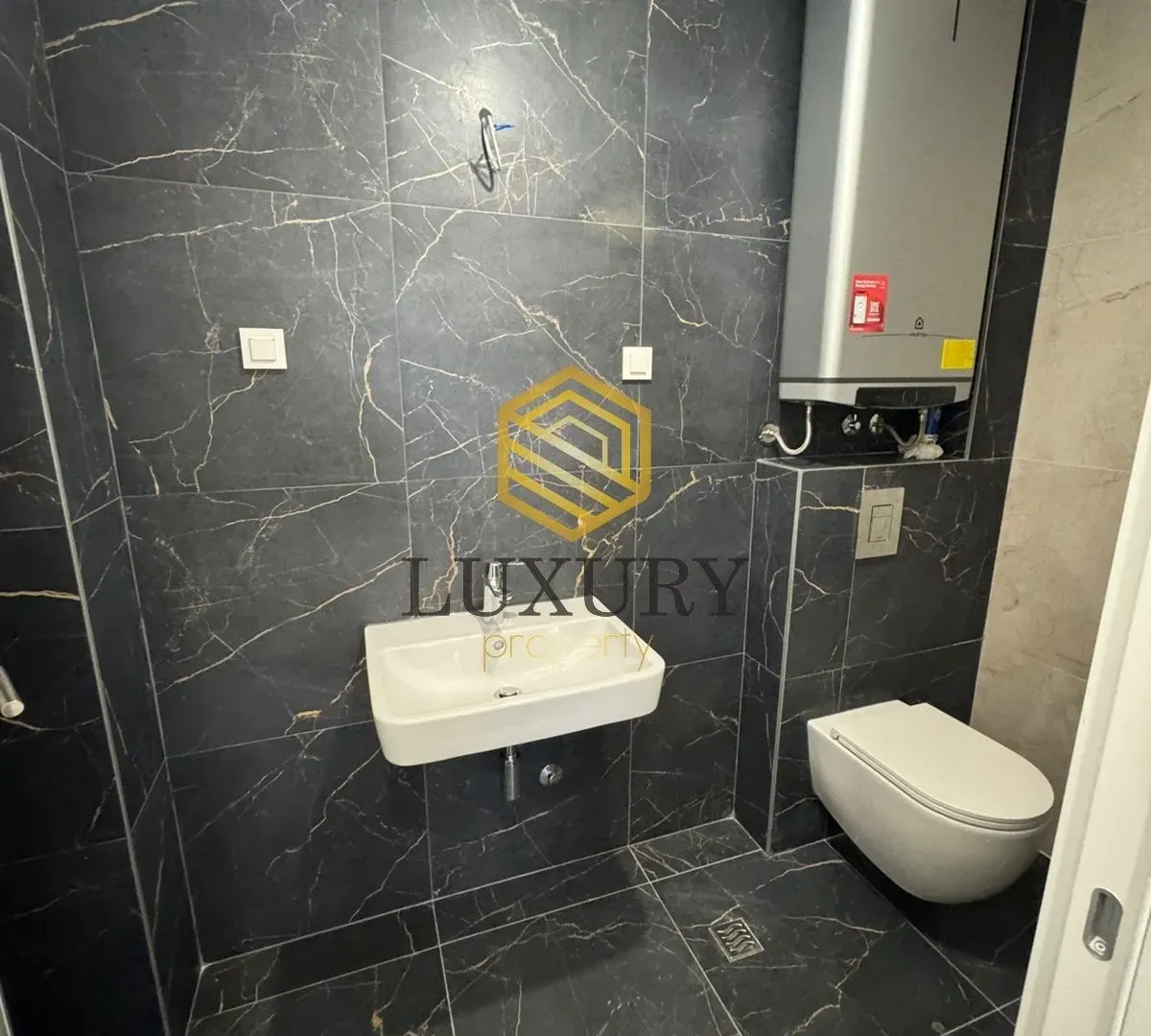 Prodaja, trosoban stan, 127m², Tološka šuma, Podgorica
