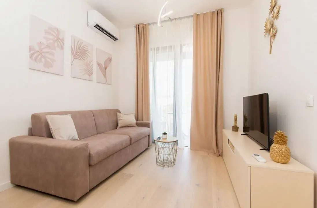 Rent, one bedroom apartment, 43m², Kalimanj, Tivat
