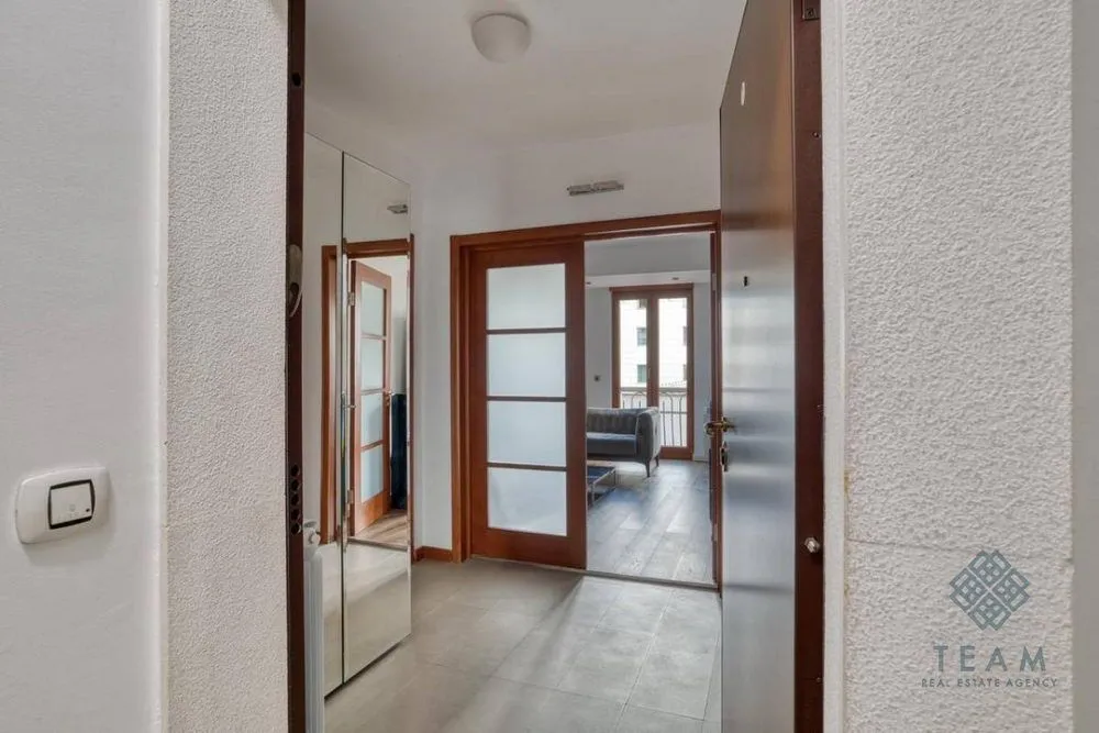 Izdavanje, dvosoban stan, 90m², Centar, Podgorica