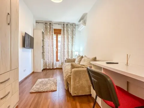 Izdavanje, dvosoban stan, 69m², Master Kvart, Podgorica - image 9