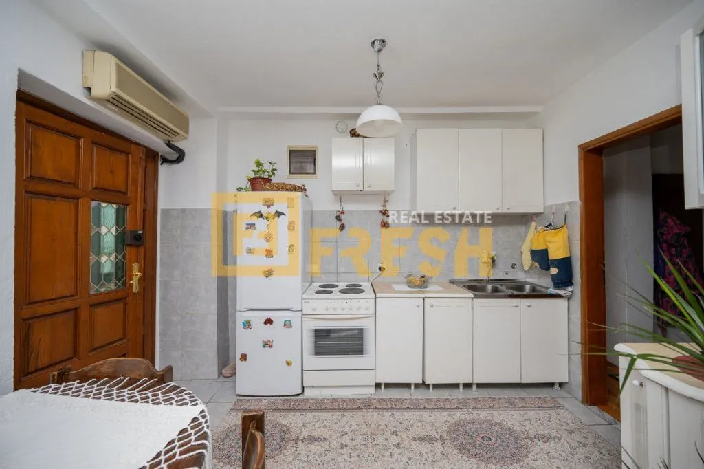 Prodaja, kuća, 348m², Stara Varoš, Podgorica