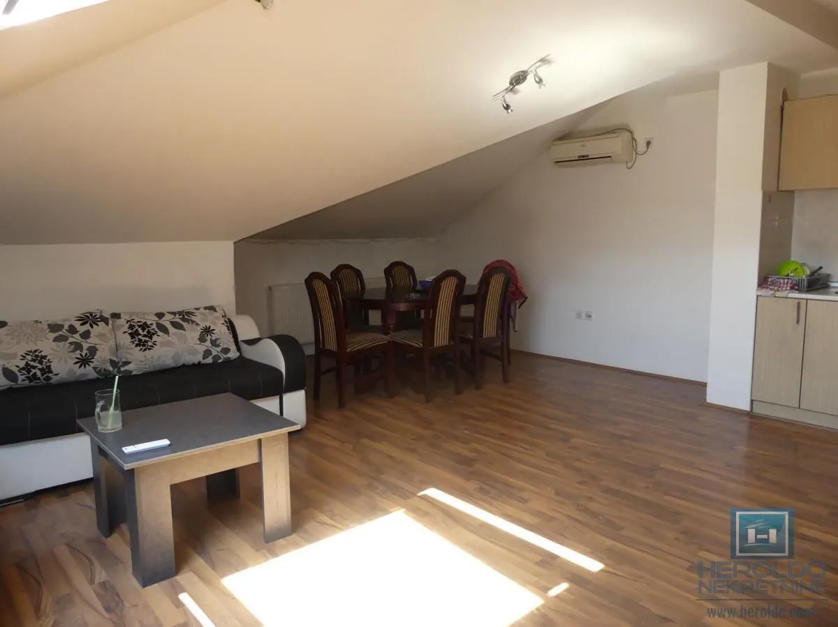 Prodaja, dvosoban stan, 68m², Levač, Jagodina