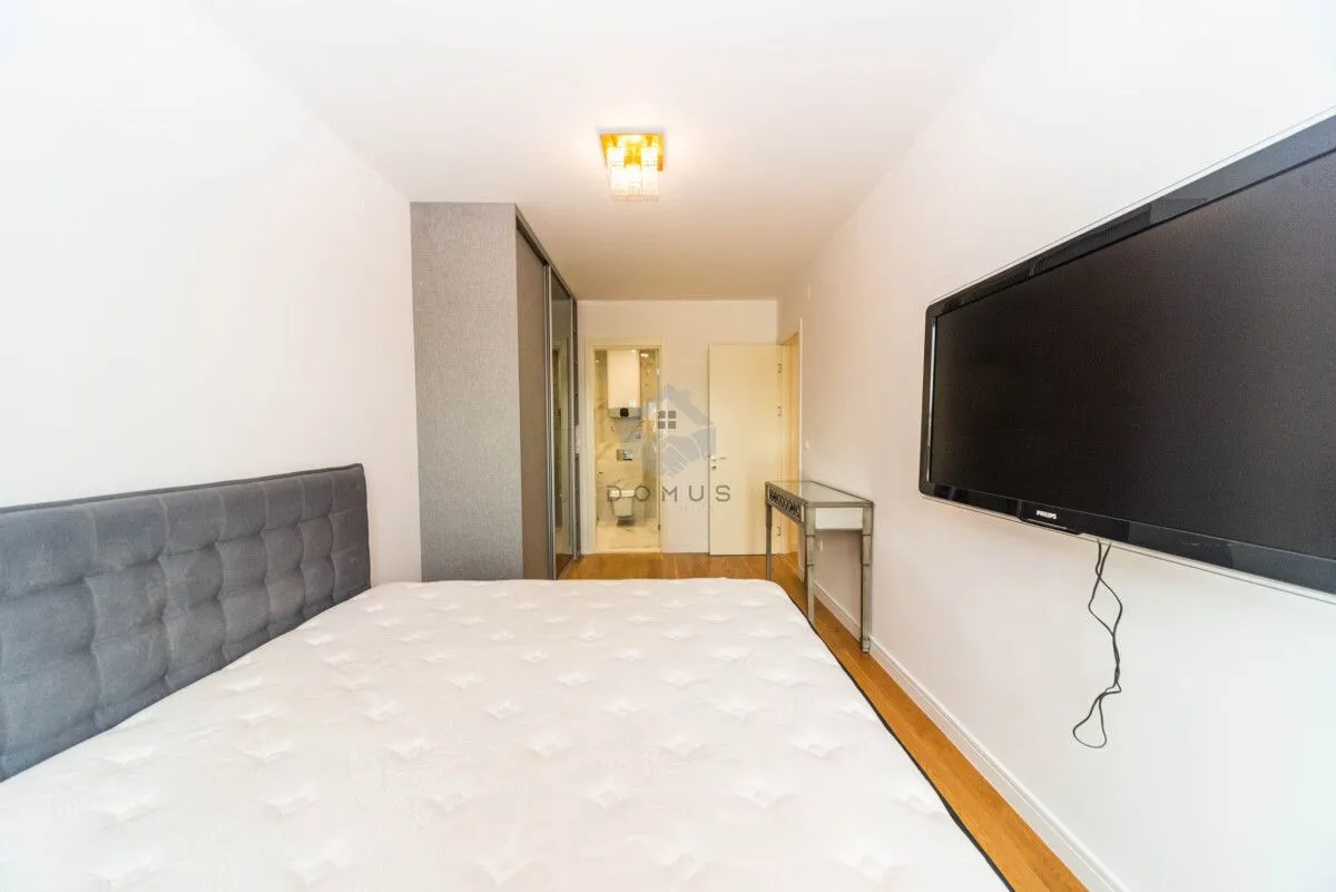 Izdavanje, trosoban stan, 108m², Podgorica, Crna Gora