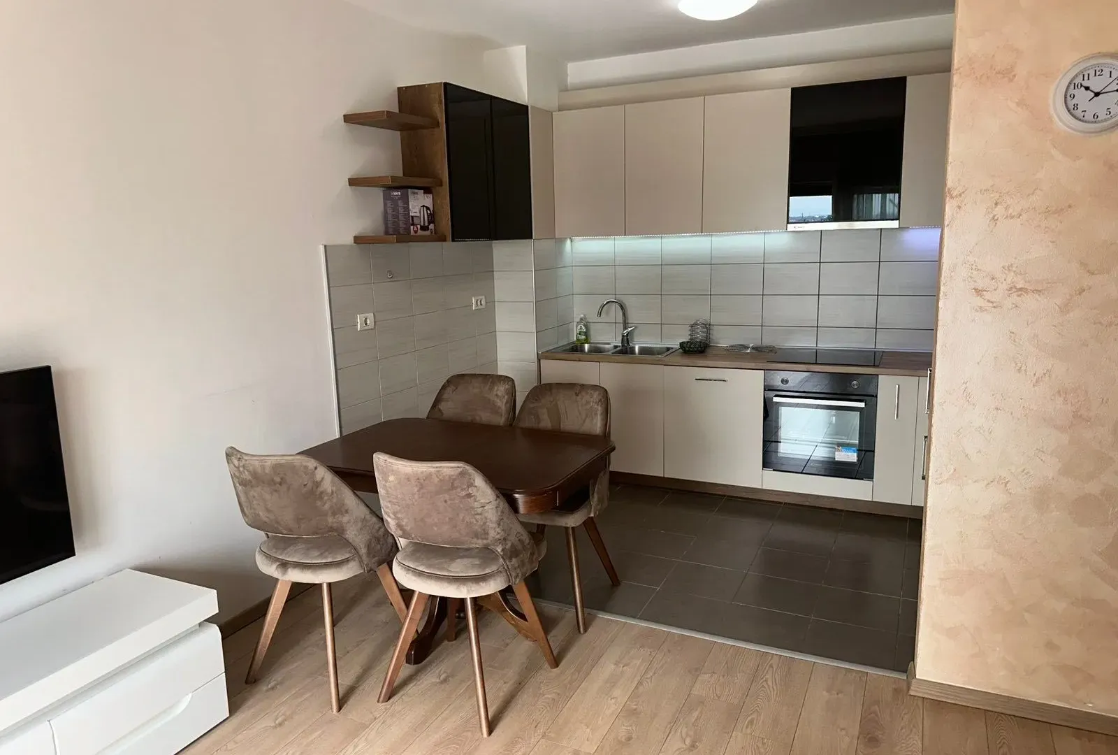 Rent, two bedroom apartment, 75m², City Kvart, Podgorica