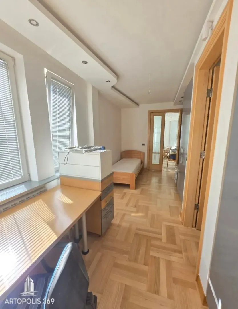 Izdavanje, kuća, 290m², Zvezdin Stadion, Beograd