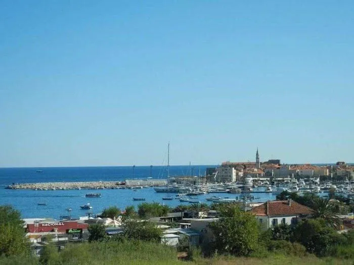 Rent, one bedroom apartment, 45m², Centar, Budva