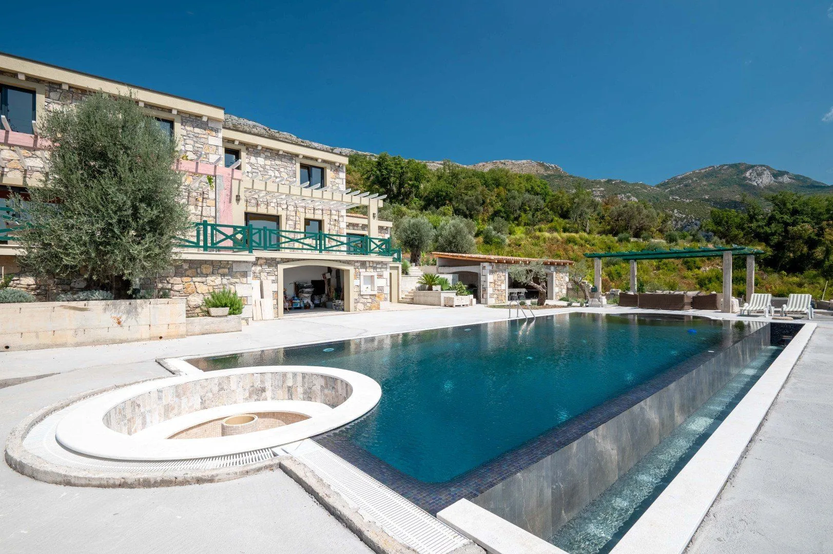 Sale, house, 500m², Buljarica, Budva