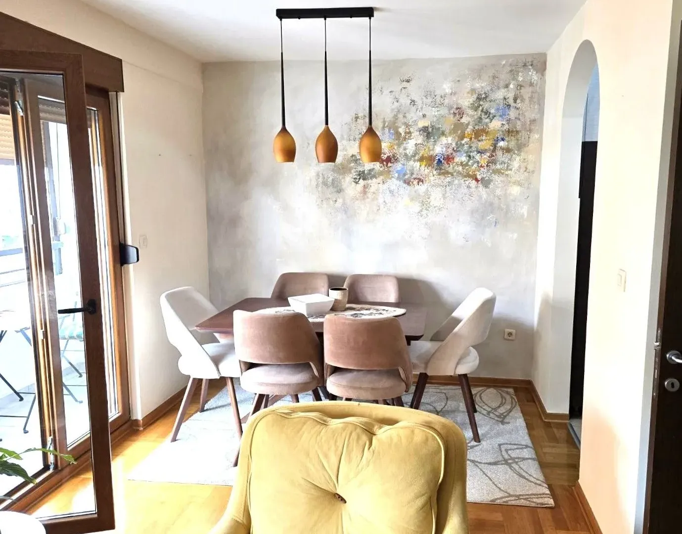 Izdavanje, dvosoban stan, 70m², Stari Aerodrom, Podgorica