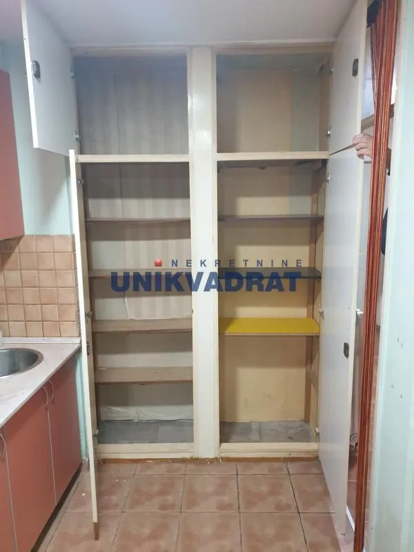 Prodaja, jednosoban stan, 44m², Kneževac, Beograd