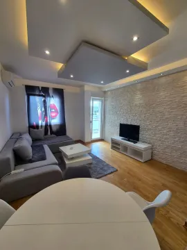 Izdavanje, jednosoban stan, 45m², City Kej, Podgorica - image 2