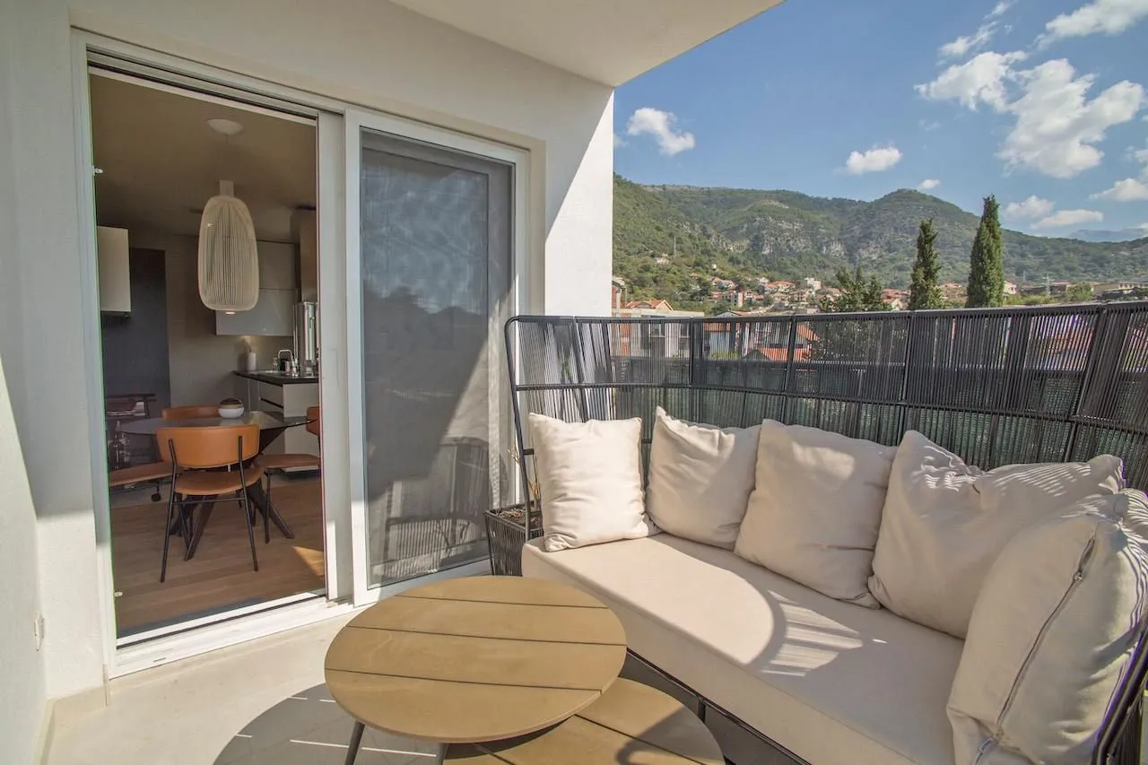 Prodaja, dvosoban stan, 64m², Pod Kuk, Tivat